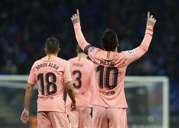 فيديو ميسي يقود برشلونة لإذلال جاره إسبانيول برباعية على أرضه بالدوري الإسباني