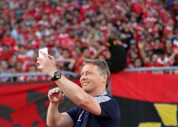 ليندمان يوجه رسالة ساخرة لجماهير الأهلي بعد إصابة سعد سمير