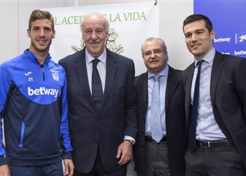 ديل بوسكي يقدم لبرشلونة الطريقة الأفضل لتقويم سلوك ديمبلي