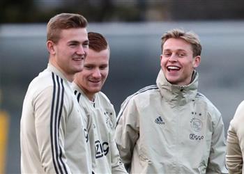 ثنائي أياكس يرغبان الاستمرار في اللعب معا بالإنتقال لبرشلونة