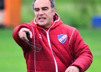 مصدر يكشف عبر بطولات راتب لازارتي مع الأهلي