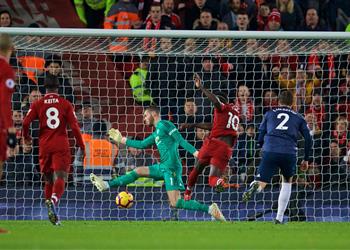 بالفيديو شاكيري البديل يعيد الصدارة لليفربول ويقتل يونايتد بمشاركة صلاح