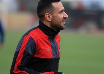 مران الأهلي مشادة قوية بين صالح جمعة وعلي معلول بسبب التقسيمة