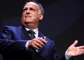 تيباس ميسي الأفضل في العالم ويتفوق على رونالدو