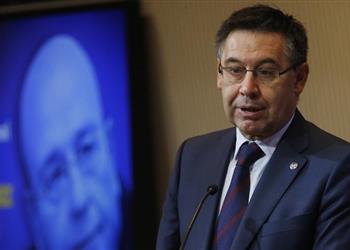 رئيس برشلونة يرد على أنباء التعاقد مع مدافع فالنسيا