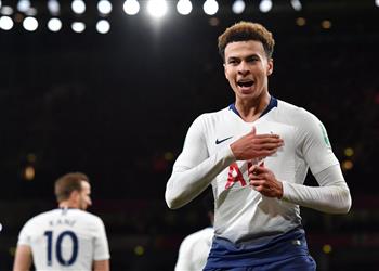 فيديو توتنهام يتأهل لنصف نهائي كأس الرابطة على حساب آرسنال أمام أنظار النني