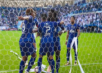 فيديو عبد الله السعيد وعبد الشافي يشاركان في سقوط مثير لأهلي جدة أمام الهلال بكلاسيكو الدوري السعودي