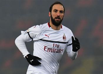 ساري يتواصل مع هيجواين لحثه على الانتقال لتشيلسي