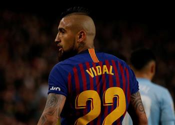 فيدال يكشف عن أمنيته لعام 2019 مع برشلونة