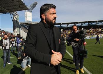 رقم سلبي جديد لميلان بعد التعادل أمام فروزينوني