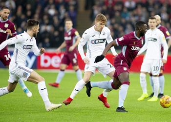 أحمد المحمدي يشارك في فوز أستون فيلا على سوانزي سيتي بالتشامبيونشيب