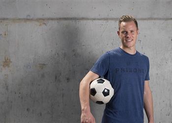 شتيجن يختار أفضل مهاجم واجهه وما يستفزه من لاعبي برشلونة