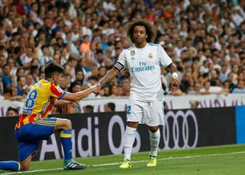 مارسيلو الحكم لم يحتسب ركلة جزاء لي