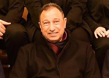 الخطيب يكرم لاعبي السلة وتنس الطاولة بالنادي الأهلي