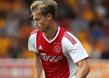 جماهير برشلونة تختار الصفقة الأبرز بين دي يونج ورابيو وكين