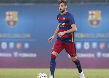 بيكيه يحدد أول صفقات ناديه الجديد