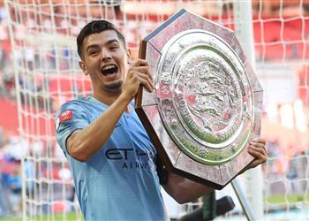 صفقة ريال مدريد المحتملة الذي وقع لبرشلونة وانبهر بنجومه قبل ان يتدخل والده