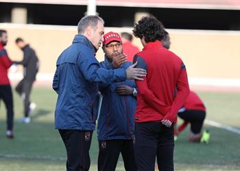 مران الأهلي جلسة فنية بين لاسارتي ورباعي الفريق وتصحيح الأخطاء قبل مواجهة بيراميدز