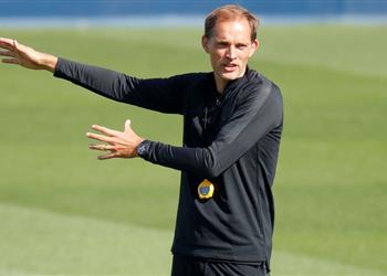 تيليجراف باريس سان جيرمان ينافس مانشستر يونايتد على مدافع توتنهام