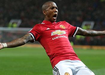 إنتر ميلان يفكر في ضم أشلي يونج من مانشستر يونايتد