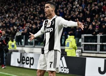 المدير الرياضي لنابولي يتحدث عن كواليس المفاوضات مع رونالدو