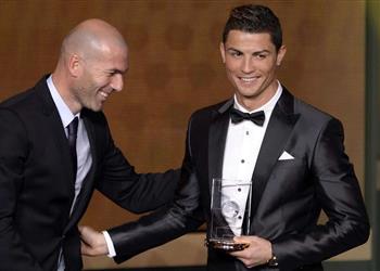 رونالدو يستعد للاجتماع بزيدان