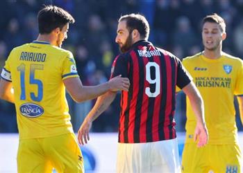 المدير الرياضي ليوفنتوس يعلق على مستقبل هيجواين