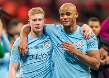 كومباني يدعو لعدم المخاطرة بدي بروين أمام ليفربول