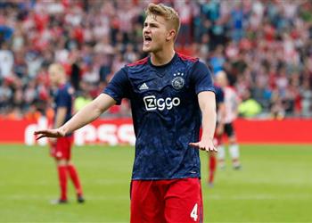 أياكس ينعش آمال كبار أوروبا ويتعاقد مع بديل دي ليخت