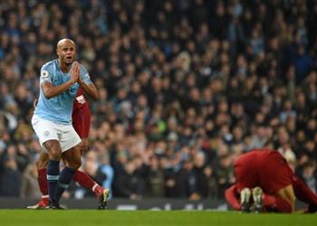 كومباني عن تدخله على محمد صلاح كانت هي الطريقة الوحيدة لإيقافه