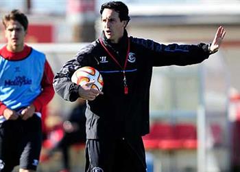 إيمري يلمح لإمكانية تعاقد آرسنال مع دينيس سواريز