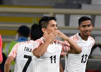 فيديو الهند تكتسح تايلاند برباعية في كأس آسيا