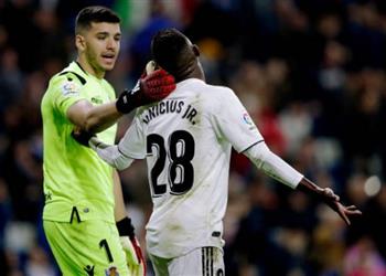 بعد حرمانه من ركلة جزاء فينيسيوس يهاجم حكم مباراة ريال سوسيداد