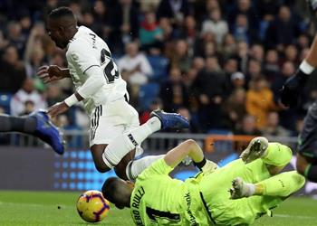 صحيفة كتالونية ريال مدريد يقدم شكوى للاتحاد الإسباني بسبب ركلة جزاء فينيسيوس