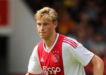 صحيفة كتالونية خطوة واحدة تفصل برشلونة عن ضم دي يونج