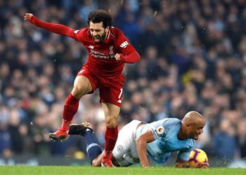 جوارديولا يرد على اتهامات تعمد مانشستر سيتي إلحاق الأذى بليفربول