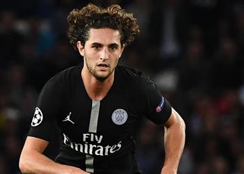 والدة رابيو تجتمع بأربعة أندية رغم محادثات برشلونة