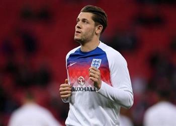 ليفربول يستهدف مدافع بيرنلي لحل أزمة الدفاع