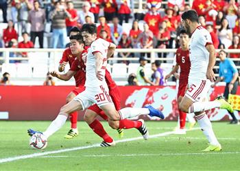 فيديو أزمون يقود إيران للفوز على فيتنام في أمم آسيا
