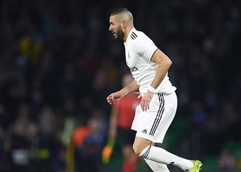 صحيفة كتالونية تتوقع موعد عودة بنزيما للمشاركة مع ريال مدريد