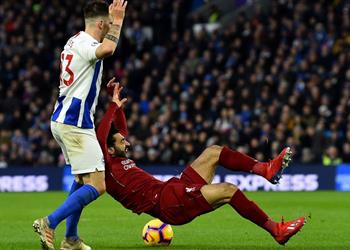 حكم أيرلندي سابق يكشف صحة ركلة جزاء محمد صلاح أمام برايتون