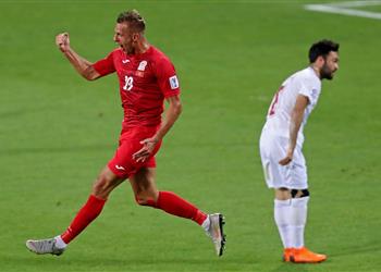 كأس آسيا هاتريك لوكاس يخرج قيرجيزستان من الباب الكبير أمام الفلبين