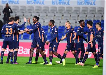 باشاك شهير يضع قدم ا في ربع نهائي كأس تركيا بمشاركة كريم حافظ