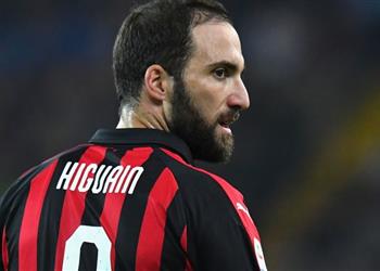 صحفي إيطالي تشيلسي يتوصل لاتفاق نهائي مع يوفنتوس حول هيجواين