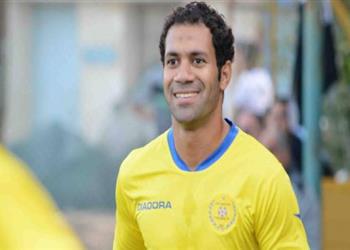 رئيس الإسماعيلي يكرم حسني عبد ربه بعد اعتزاله