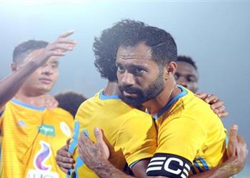 أحمد حسن وعماد متعب يوجهان رسالة إلى حسني عبد ربه بعد اعتزاله