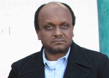 إسماعيل يوسف يؤازر لاعبي الزمالك قبل مباراة طنجة