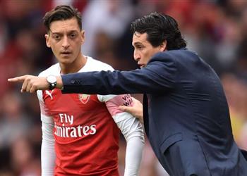 إيمري يكشف موقف أوزيل من اللعب ضد تشيلسي في ديربي لندن