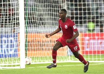 فيديو المعز علي يقود قطر للتغلب على السعودية في أمم آسيا