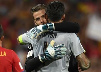 بوجبا عذر ا بوفون دي خيا أفضل حارس في العالم